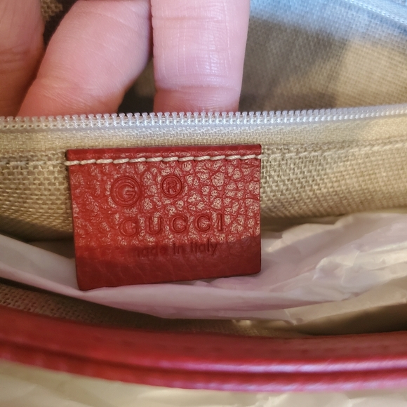 Brand new Gucci large leather purse - Picture 10 of 15